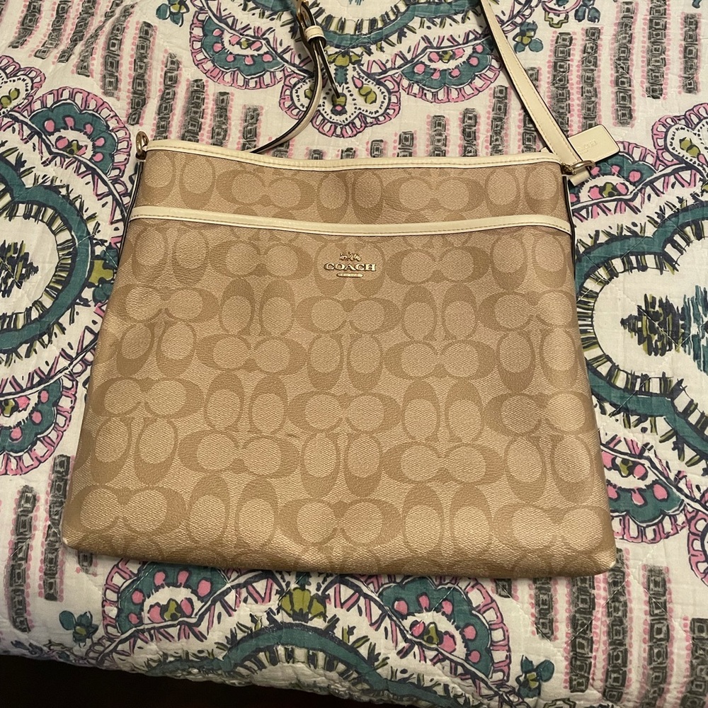 Crossbody coach